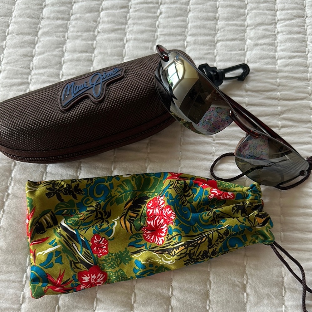 Maui Jim Brown sunglasses w/Case and  Floral Pouch w/readers